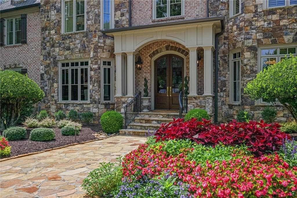 7 bedroom, 10 bathroom, 12,406 sq ft single family residence for sale at 2915 Manor Bridge Drive, Milton, GA 30004 — photo 3