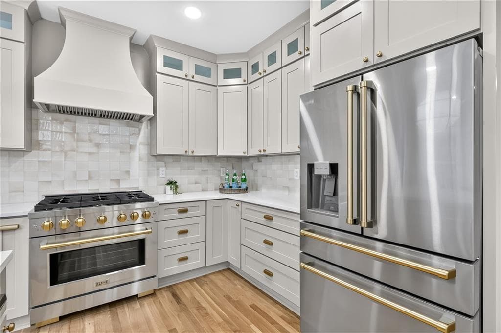 5 bedroom, 4 bathroom, 4,736 sq ft single family residence for sale at 760 Bedford Oaks Drive, Marietta, GA 30068 — photo 3