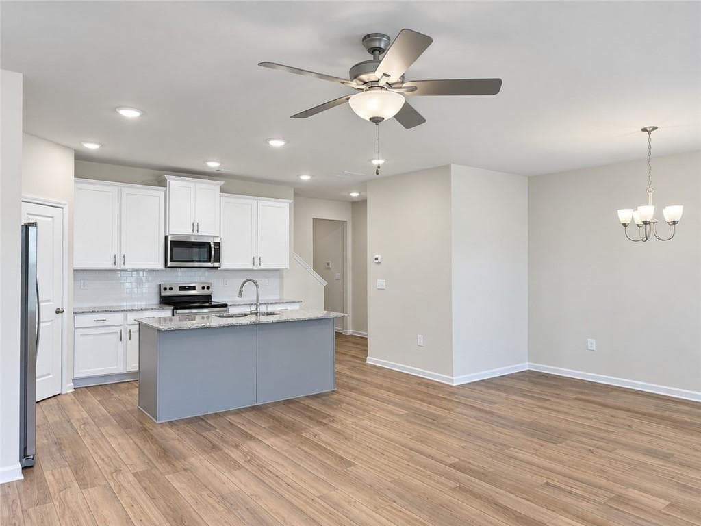 4 bedroom, 3 bathroom, 2,002 sq ft townhouse for sale at 3427 Palmer Drive Road, Loganville, GA 30052 — photo 2