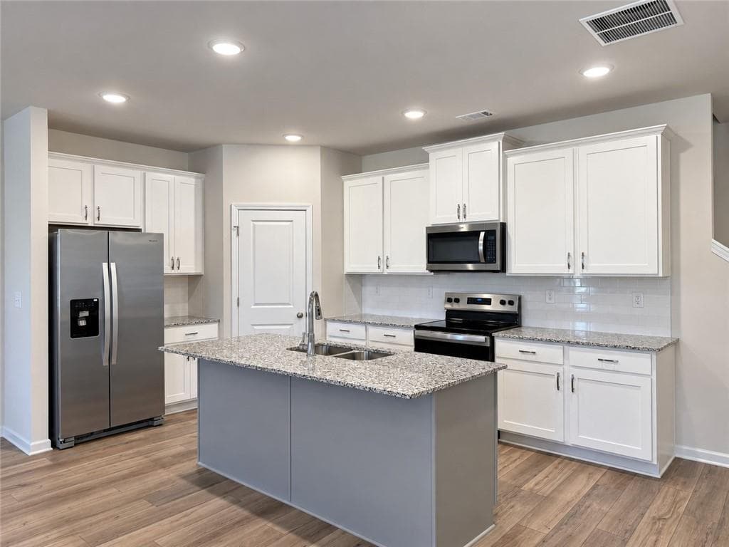 4 bedroom, 3 bathroom, 2,002 sq ft townhouse for sale at 3427 Palmer Drive Road, Loganville, GA 30052 — photo 4
