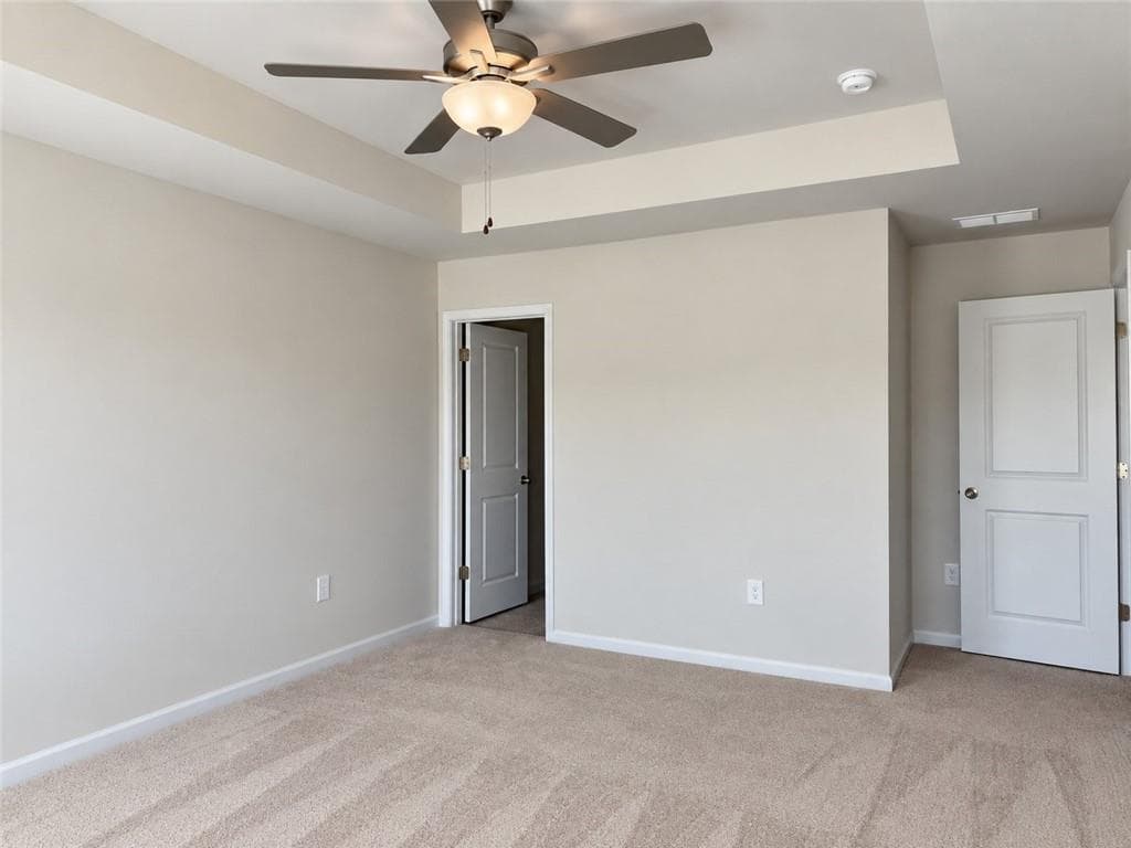 4 bedroom, 3 bathroom, 2,002 sq ft townhouse for sale at 3427 Palmer Drive Road, Loganville, GA 30052 — photo 5