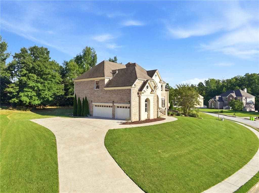 6 bedroom, 5 bathroom, 5,056 sq ft single family residence under contract at 1568 Bordeaux Lane, Conyers, GA 30094 — photo 3