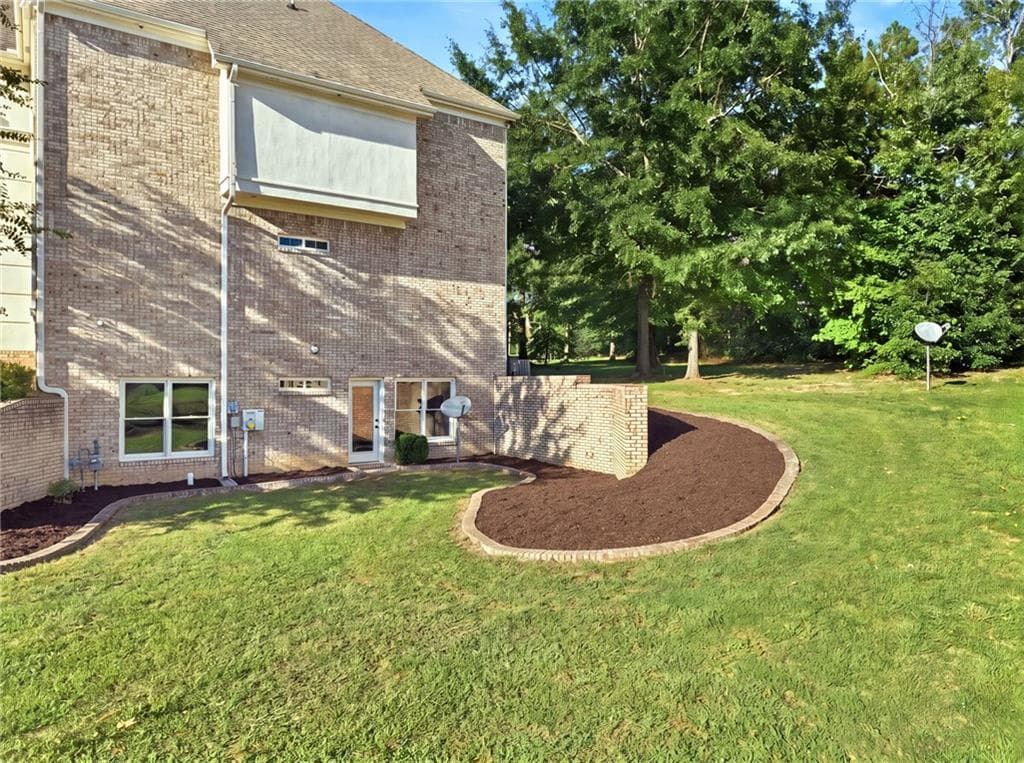 6 bedroom, 5 bathroom, 5,056 sq ft single family residence under contract at 1568 Bordeaux Lane, Conyers, GA 30094 — photo 5
