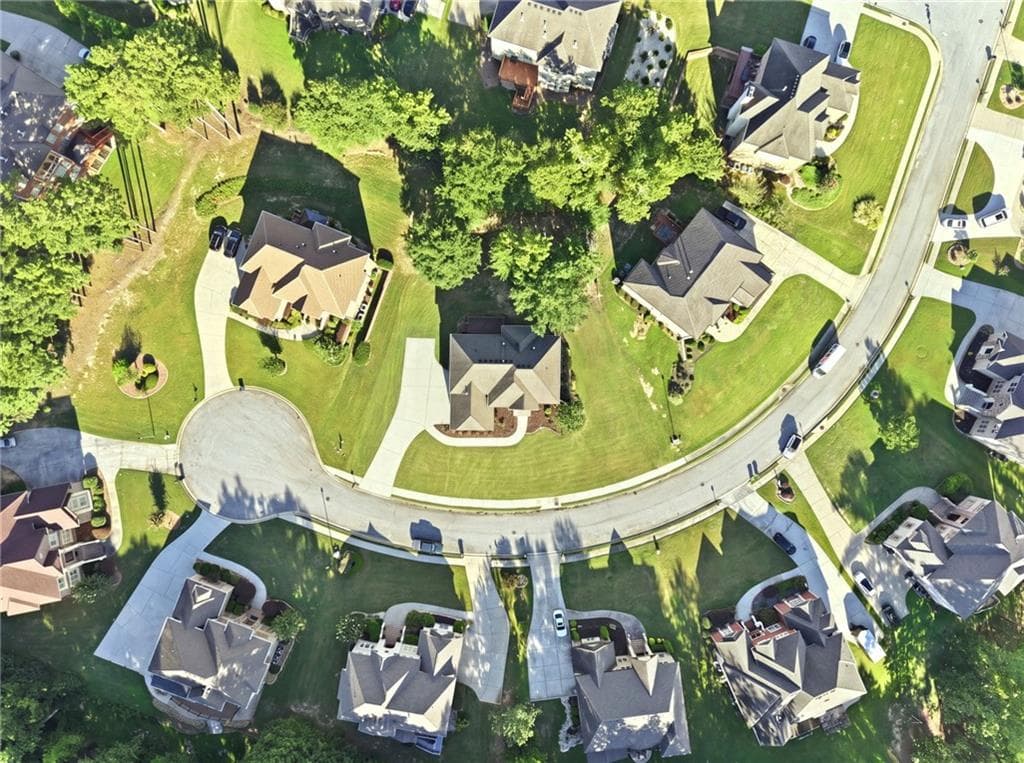 6 bedroom, 5 bathroom, 5,056 sq ft single family residence under contract at 1568 Bordeaux Lane, Conyers, GA 30094 — photo 7
