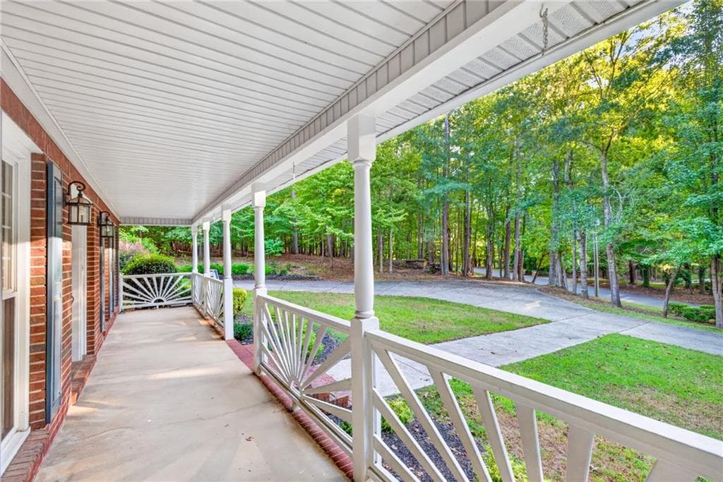 4 bedroom, 4 bathroom, 3,791 sq ft single family residence for sale at 94 Deer Creek Trail, Hoschton, GA 30548 — photo 5