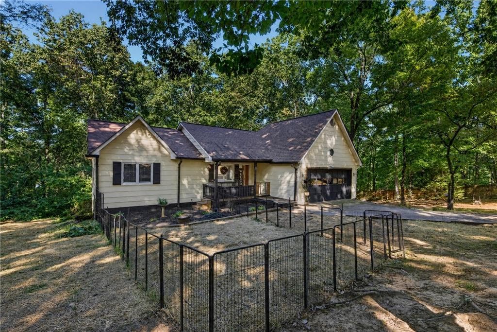 3 bedroom, 3 bathroom, 1,203 sq ft single family residence for sale at 299 Washboard Road, Cleveland, GA 30528 — photo 2