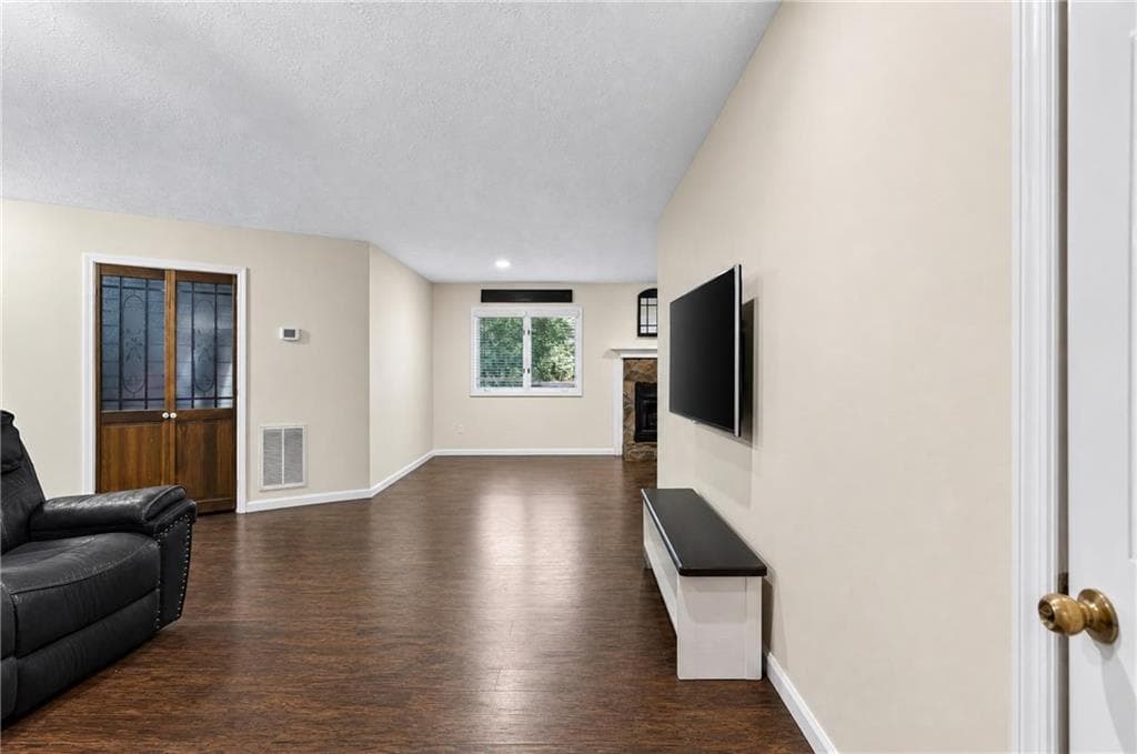 3 bedroom, 3 bathroom, 1,203 sq ft single family residence for sale at 299 Washboard Road, Cleveland, GA 30528 — photo 5