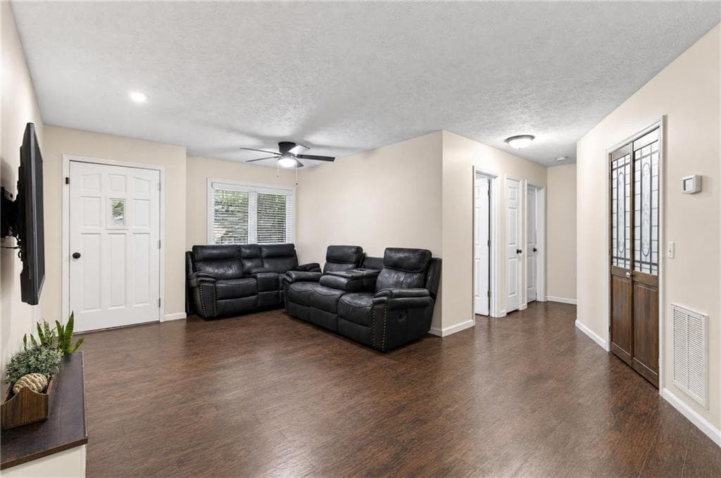 3 bedroom, 3 bathroom, 1,203 sq ft single family residence for sale at 299 Washboard Road, Cleveland, GA 30528 — photo 7