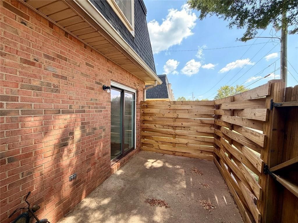 2 bedroom, 2 bathroom, 1,024 sq ft condominium for rent at 3730 Old Flowery Branch Road I1, Oakwood, GA 30566 for $1,500 a month — photo 6