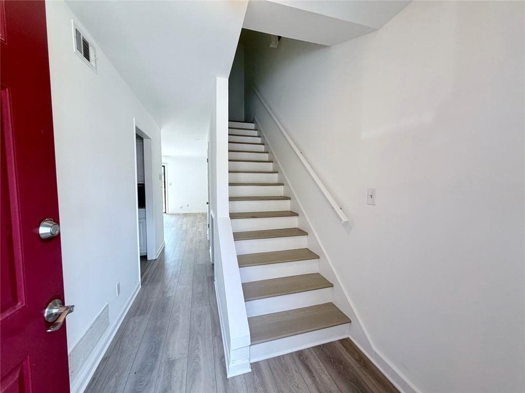 2 bedroom, 2 bathroom, 1,024 sq ft condominium for rent at 3925 Mountain View Road E3, Oakwood, GA 30566 for $1,500 a month — photo 3
