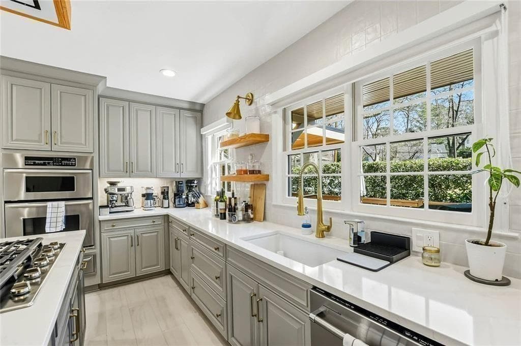 3 bedroom, 2 bathroom, 1,885 sq ft single family residence for sale at 663 Amsterdam Avenue, Atlanta, GA 30306 — photo 7