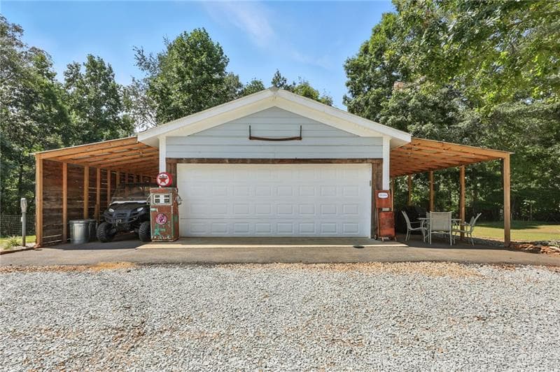 3 bedroom, 2 bathroom, 2,400 sq ft single family residence for sale at 731 Borders Road, Commerce, GA 30530 — photo 8