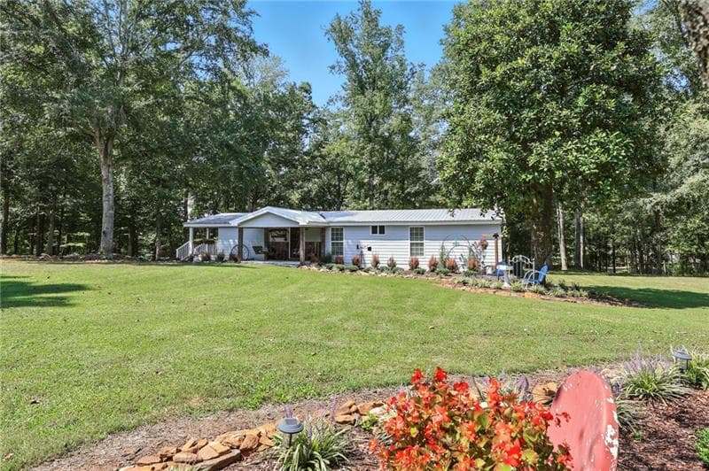 3 bedroom, 2 bathroom, 2,400 sq ft single family residence for sale at 731 Borders Road, Commerce, GA 30530 — photo 9
