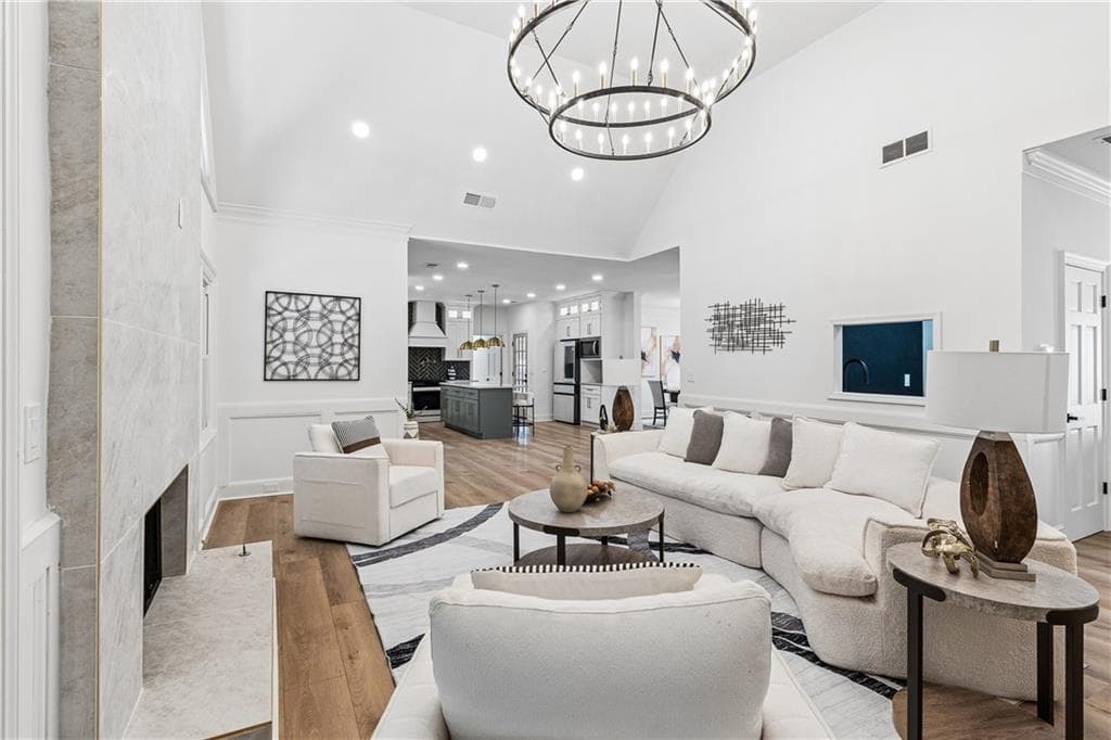4 bedroom, 4 bathroom, 3,766 sq ft single family residence under contract at 730 Mabry Road, Sandy Springs, GA 30328 — photo 3