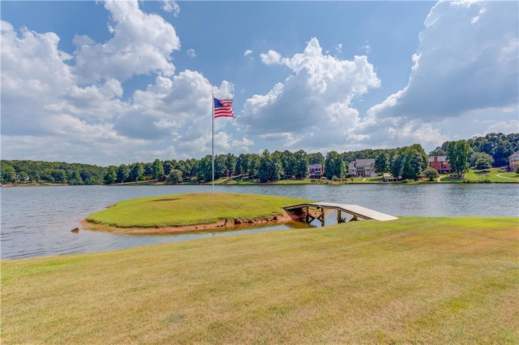 5 bedroom, 5 bathroom, 4,959 sq ft single family residence for sale at 6228 Waters Edge Drive, Covington, GA 30014 — photo 4