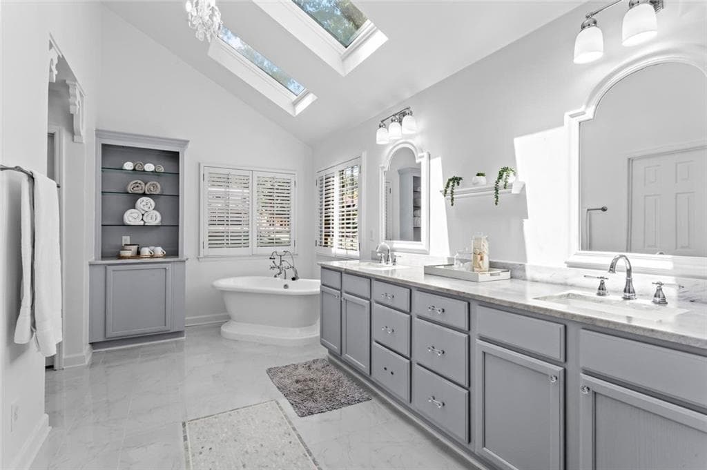 4 bedroom, 4 bathroom, 3,811 sq ft single family residence under contract at 1230 Cliffpine Court, Marietta, GA 30064 — photo 4