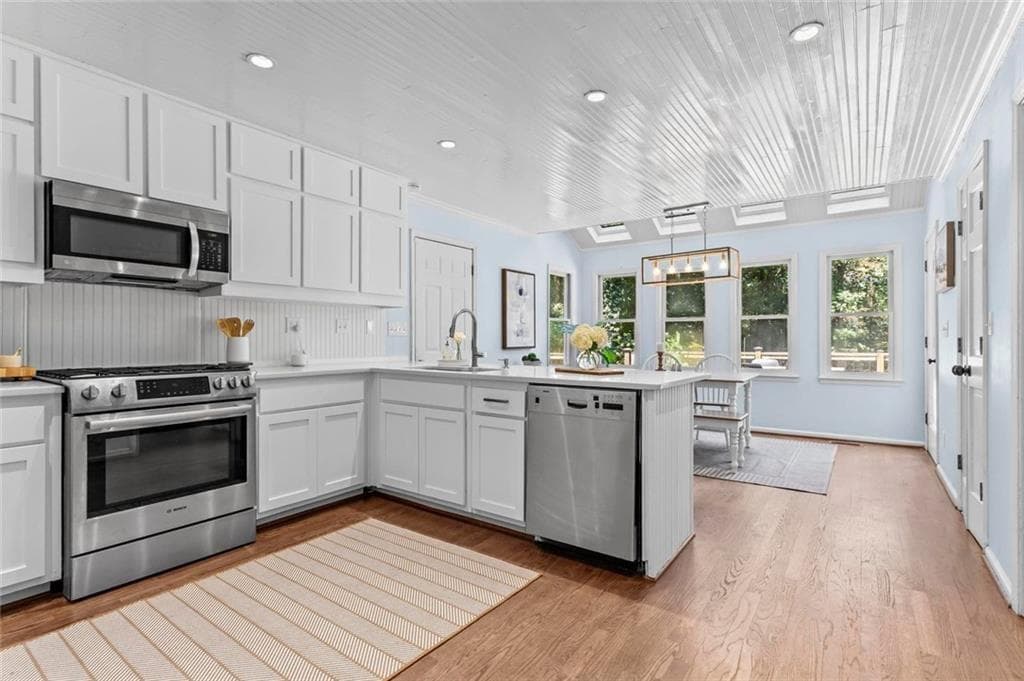 4 bedroom, 4 bathroom, 3,811 sq ft single family residence under contract at 1230 Cliffpine Court, Marietta, GA 30064 — photo 6