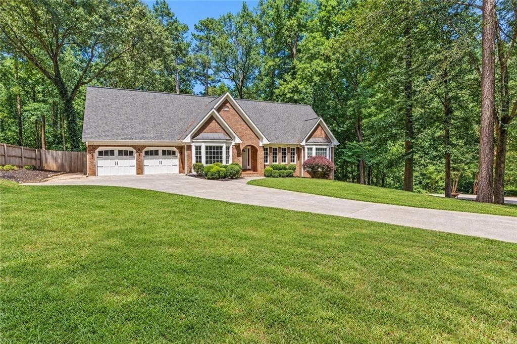 4 bedroom, 4 bathroom, 3,811 sq ft single family residence under contract at 1230 Cliffpine Court, Marietta, GA 30064 — photo 8