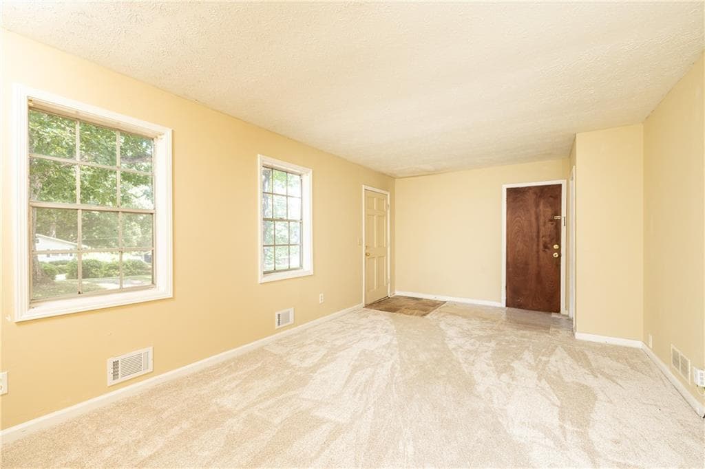 3 bedroom, 2 bathroom, 1,402 sq ft single family residence under contract at 1380 Dupree Road, Woodstock, GA 30189 — photo 7