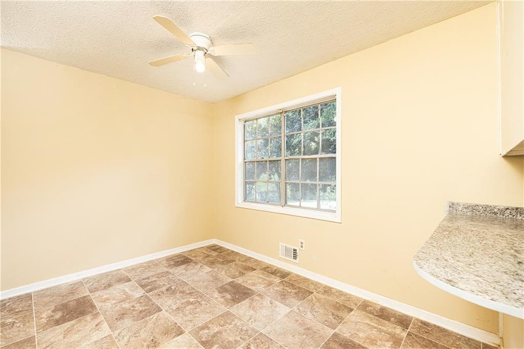 3 bedroom, 2 bathroom, 1,402 sq ft single family residence under contract at 1380 Dupree Road, Woodstock, GA 30189 — photo 9