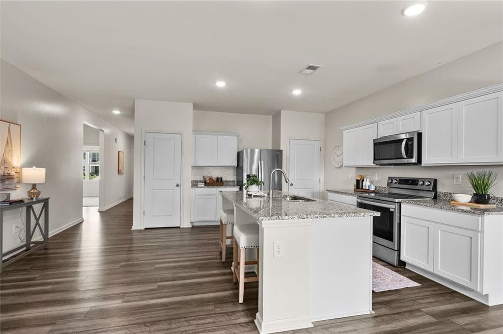 3 bedroom, 2 bathroom, 1,813 sq ft single family residence for sale at 233 San Marino Way, Cartersville, GA 30120 — photo 5