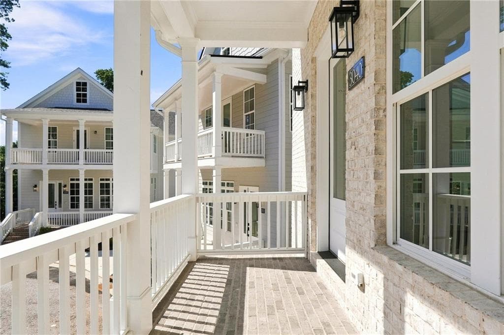 3 bedroom, 4 bathroom, 3,100 sq ft single family residence for sale at 3040 Kara Court, Roswell, GA 30076 — photo 4