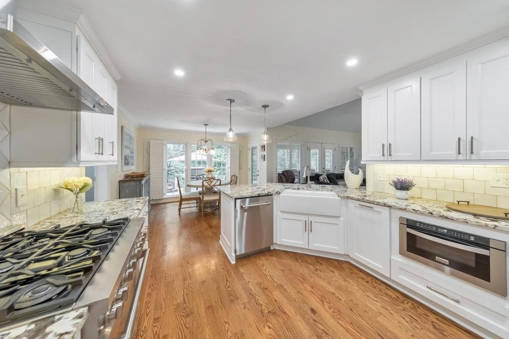 4 bedroom, 4 bathroom single family residence under contract at 1311 Pembridge Way, Kennesaw, GA 30152 — photo 3