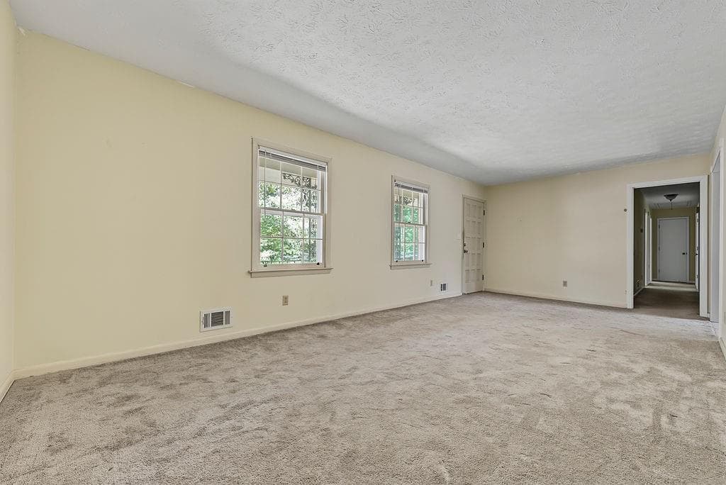 3 bedroom, 2 bathroom, 2,558 sq ft single family residence under contract at 6301 Allen Road, Mableton, GA 30126 — photo 7