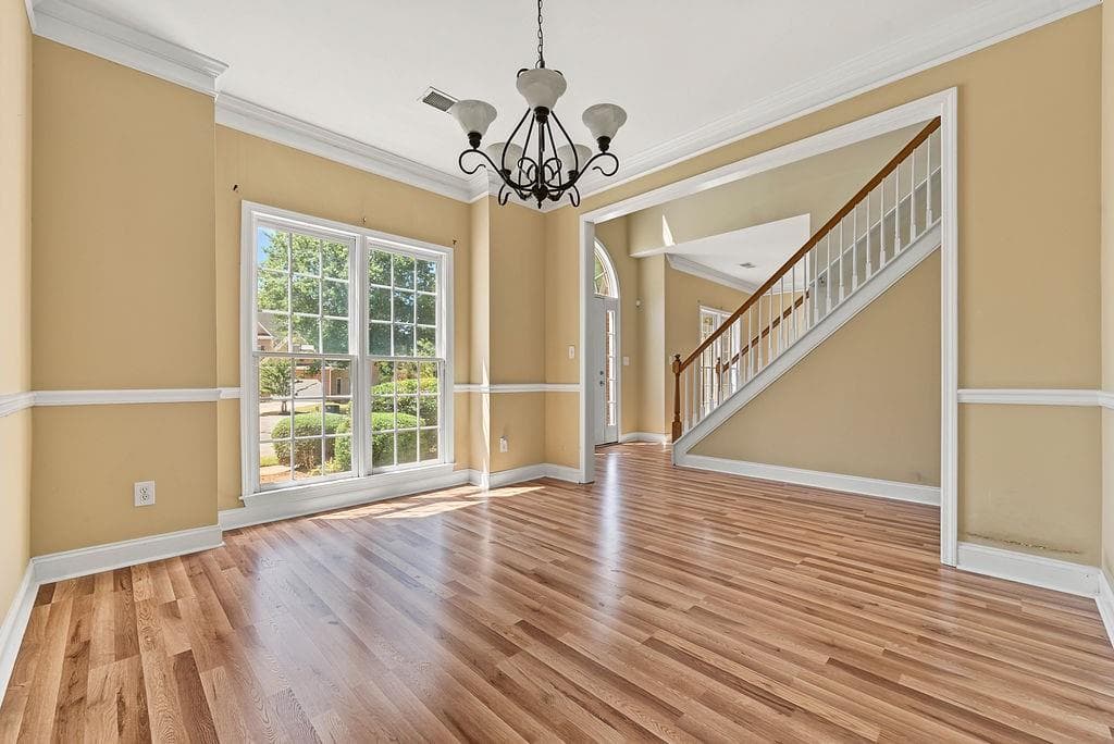 4 bedroom, 3 bathroom, 2,422 sq ft single family residence for sale at 2875 Montview Drive, Marietta, GA 30060 — photo 4