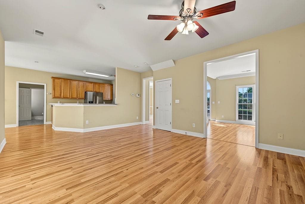 4 bedroom, 3 bathroom, 2,422 sq ft single family residence for sale at 2875 Montview Drive, Marietta, GA 30060 — photo 7