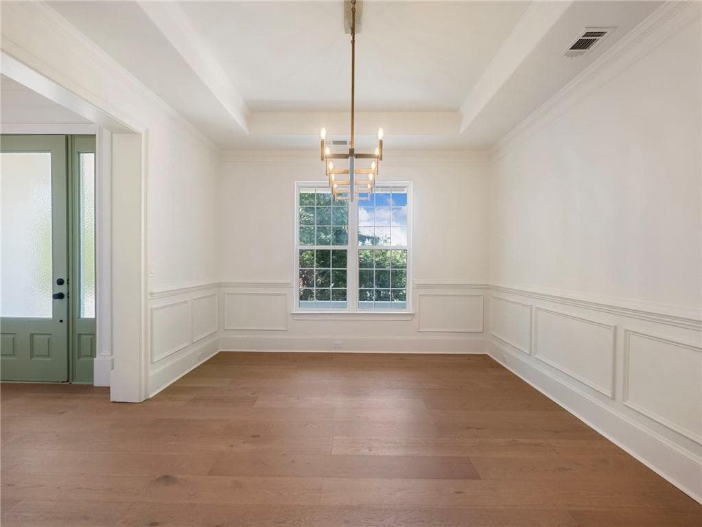 8 bedroom, 4 bathroom, 5,046 sq ft single family residence under contract at 1494 Scarlet Court, Kennesaw, GA 30144 — photo 4