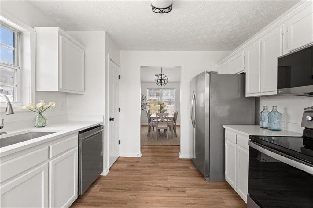 4 bedroom, 3 bathroom, 2,386 sq ft single family residence under contract at 3439 Friendship Farm Drive, Buford, GA 30519 — photo 7