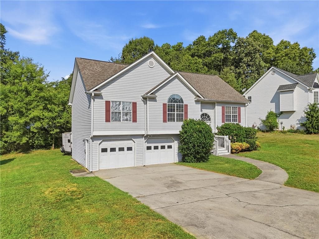3 bedroom, 2 bathroom, 1,383 sq ft single family residence for sale at 104 Twin Oaks Drive, Calhoun, GA 30701 — photo 2