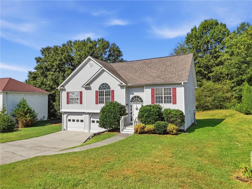 3 bedroom, 2 bathroom, 1,383 sq ft single family residence for sale at 104 Twin Oaks Drive, Calhoun, GA 30701 — photo 3