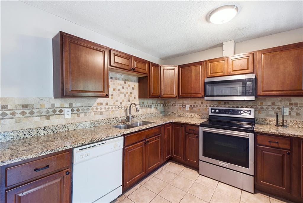 3 bedroom, 2 bathroom, 1,383 sq ft single family residence for sale at 104 Twin Oaks Drive, Calhoun, GA 30701 — photo 9