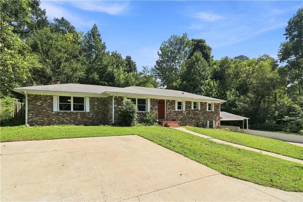 3 bedroom, 2 bathroom, 1,625 sq ft single family residence for sale at 2033 Cardell Road, Austell, GA 30168 — photo 2
