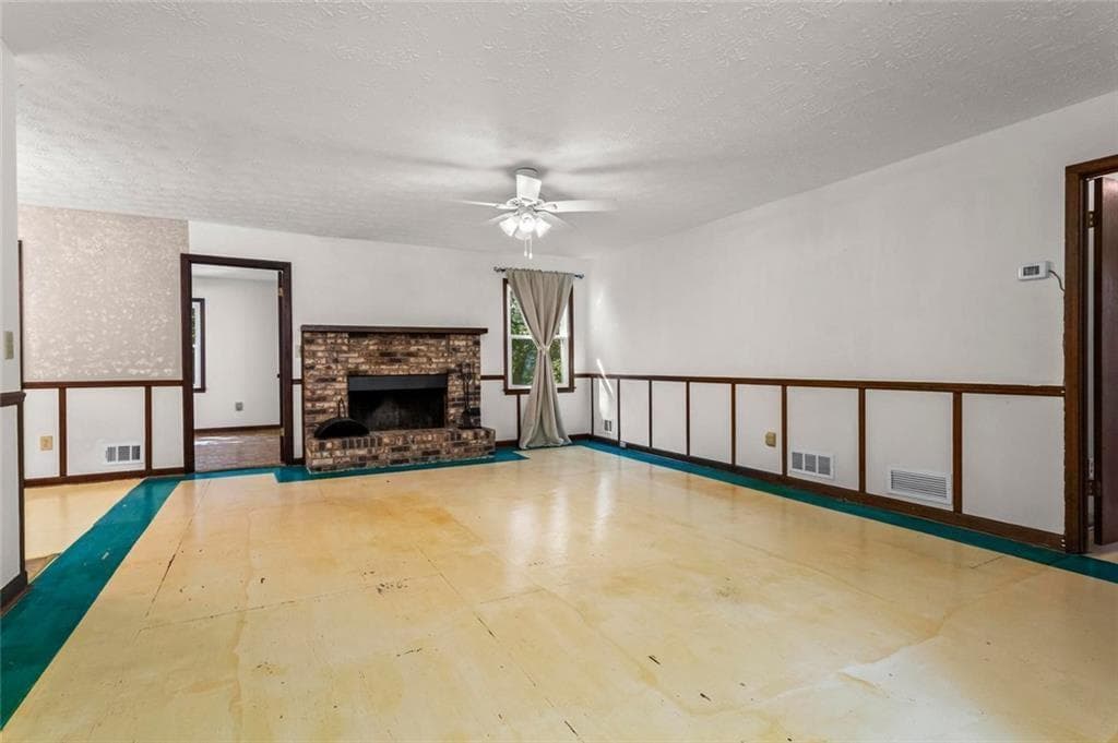 3 bedroom, 2 bathroom, 1,672 sq ft single family residence for sale at 145 Carriage Circle, Stockbridge, GA 30281 — photo 5
