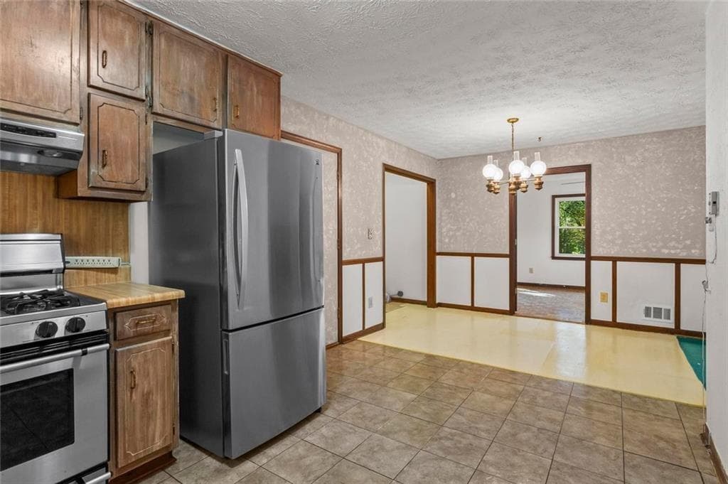 3 bedroom, 2 bathroom, 1,672 sq ft single family residence for sale at 145 Carriage Circle, Stockbridge, GA 30281 — photo 9