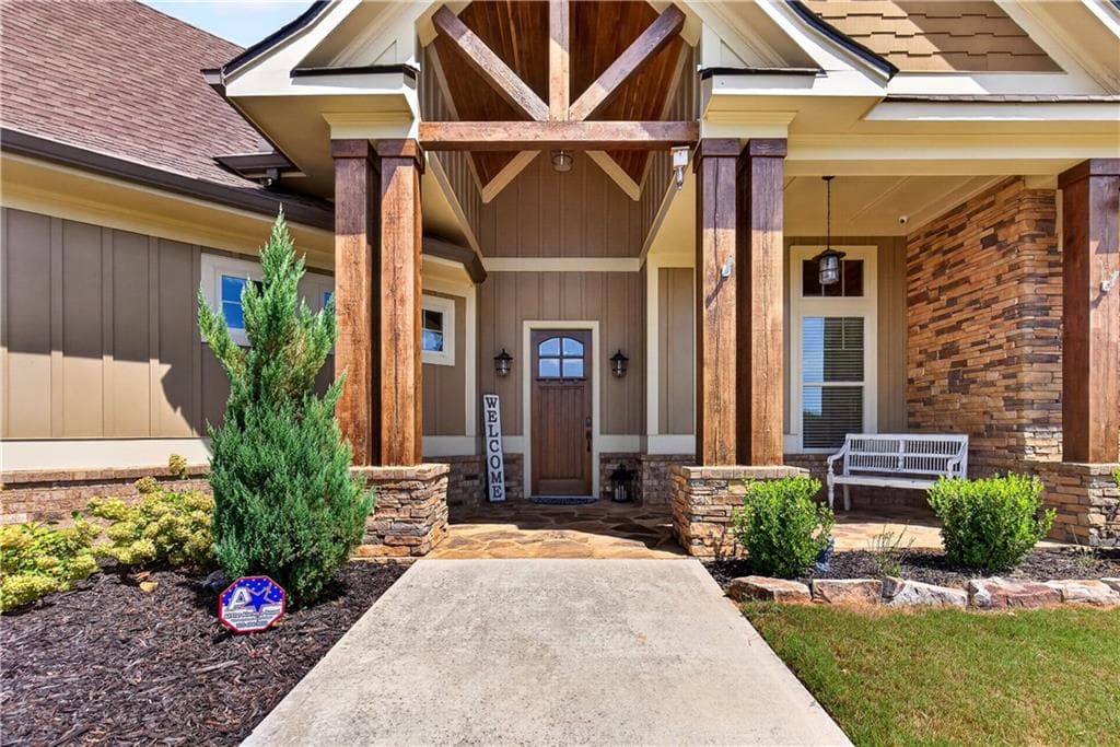 4 bedroom, 3 bathroom, 2,939 sq ft single family residence under contract at 649 Clover Drive, Social Circle, GA 30025 — photo 6