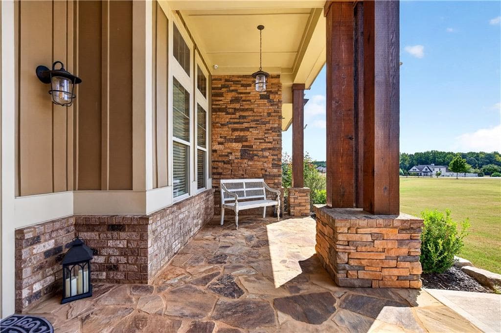 4 bedroom, 3 bathroom, 2,939 sq ft single family residence under contract at 649 Clover Drive, Social Circle, GA 30025 — photo 7