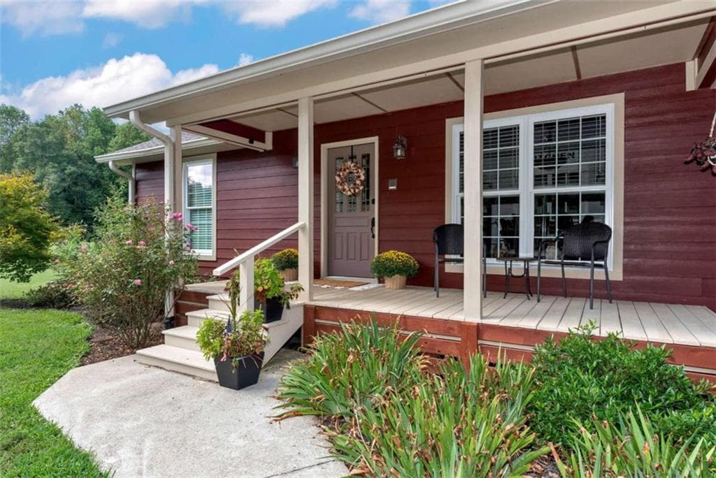 4 bedroom, 2 bathroom, 2,038 sq ft single family residence for sale at 739 Rockford Creek Road, Clarkesville, GA 30523 — photo 3
