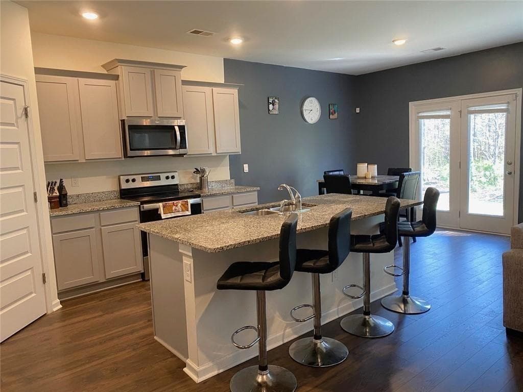 5 bedroom, 3 bathroom, 3,138 sq ft single family residence for sale at 676 Whitman Lane, Stockbridge, GA 30281 — photo 4