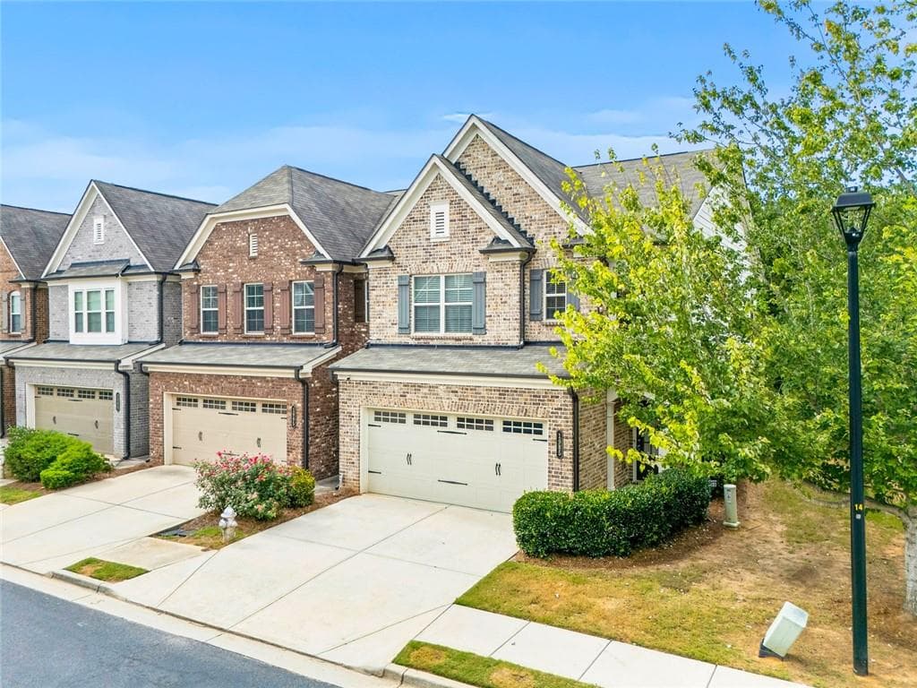 3 bedroom, 3 bathroom, 2,224 sq ft townhouse for rent at 1985 Wheylon Drive, Lawrenceville, GA 30044 for $2,200 a month — photo 2
