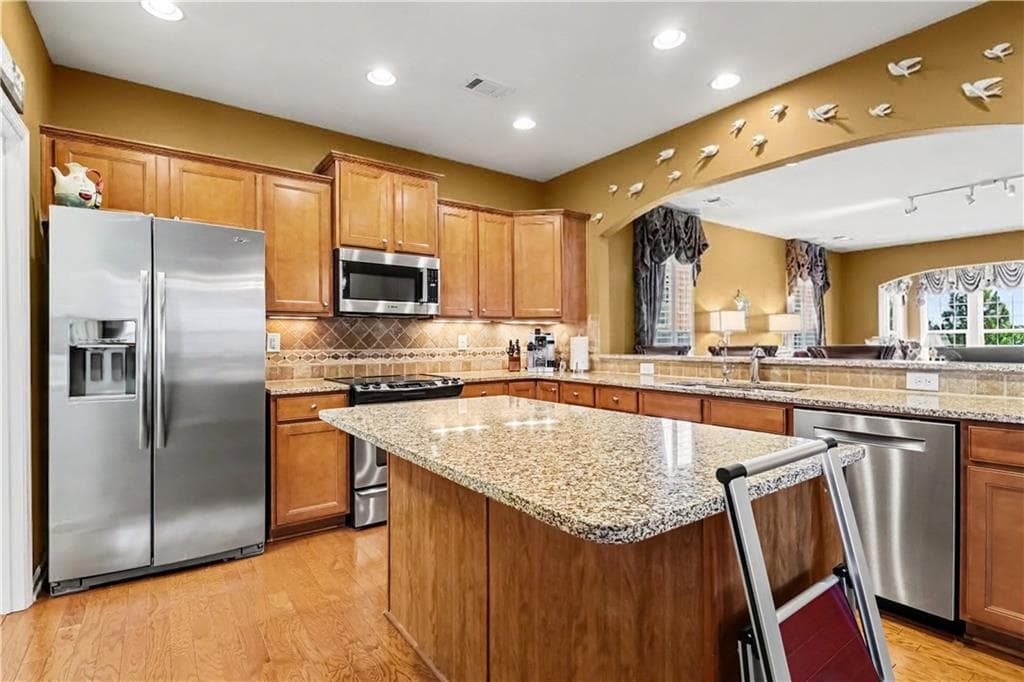 3 bedroom, 3 bathroom, 3,704 sq ft single family residence for sale at 6667 Fawn Meadow Lane, Hoschton, GA 30548 — photo 8