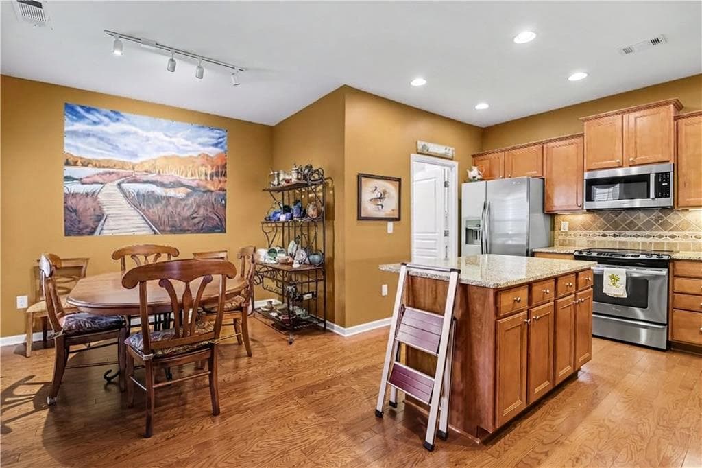 3 bedroom, 3 bathroom, 3,704 sq ft single family residence for sale at 6667 Fawn Meadow Lane, Hoschton, GA 30548 — photo 10