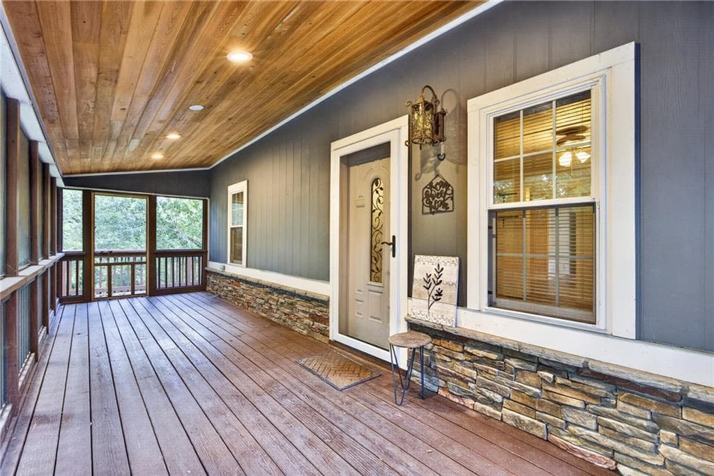3 bedroom, 2 bathroom, 1,362 sq ft single family residence for sale at 89 Silas King Street, Buford, GA 30518 — photo 4
