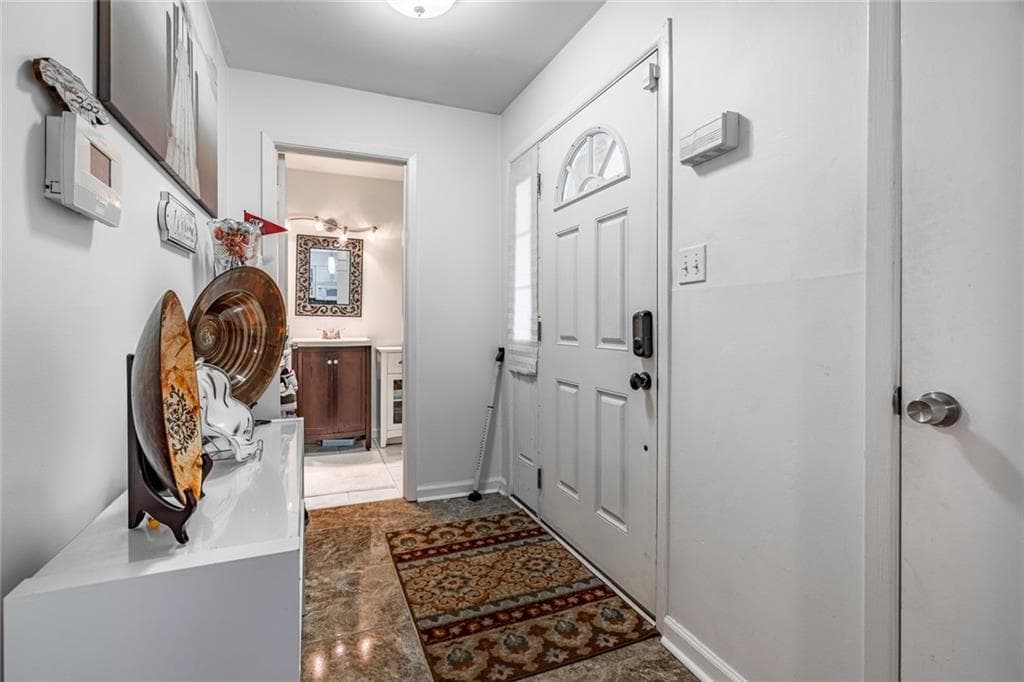 1 bedroom, 2 bathroom, 961 sq ft condominium under contract at 66 Middleton Court, Smyrna, GA 30080 — photo 3