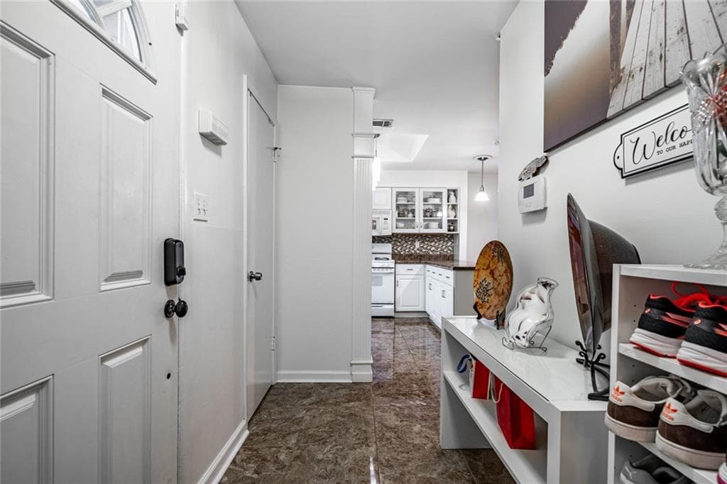 1 bedroom, 2 bathroom, 961 sq ft condominium under contract at 66 Middleton Court, Smyrna, GA 30080 — photo 5