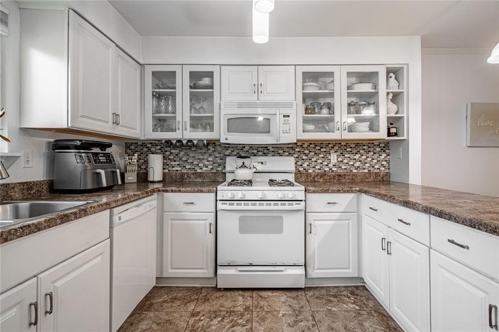 1 bedroom, 2 bathroom, 961 sq ft condominium under contract at 66 Middleton Court, Smyrna, GA 30080 — photo 8