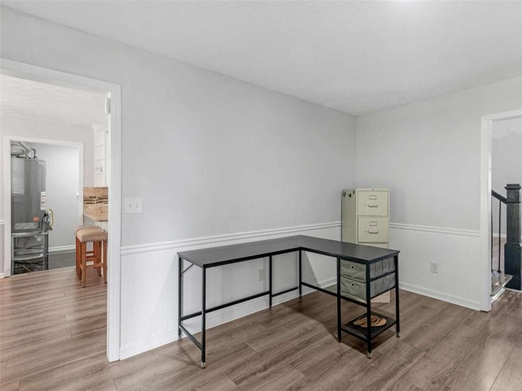 4 bedroom, 3 bathroom, 2,265 sq ft single family residence for sale at 409 Coosa Court, Mcdonough, GA 30252 — photo 3